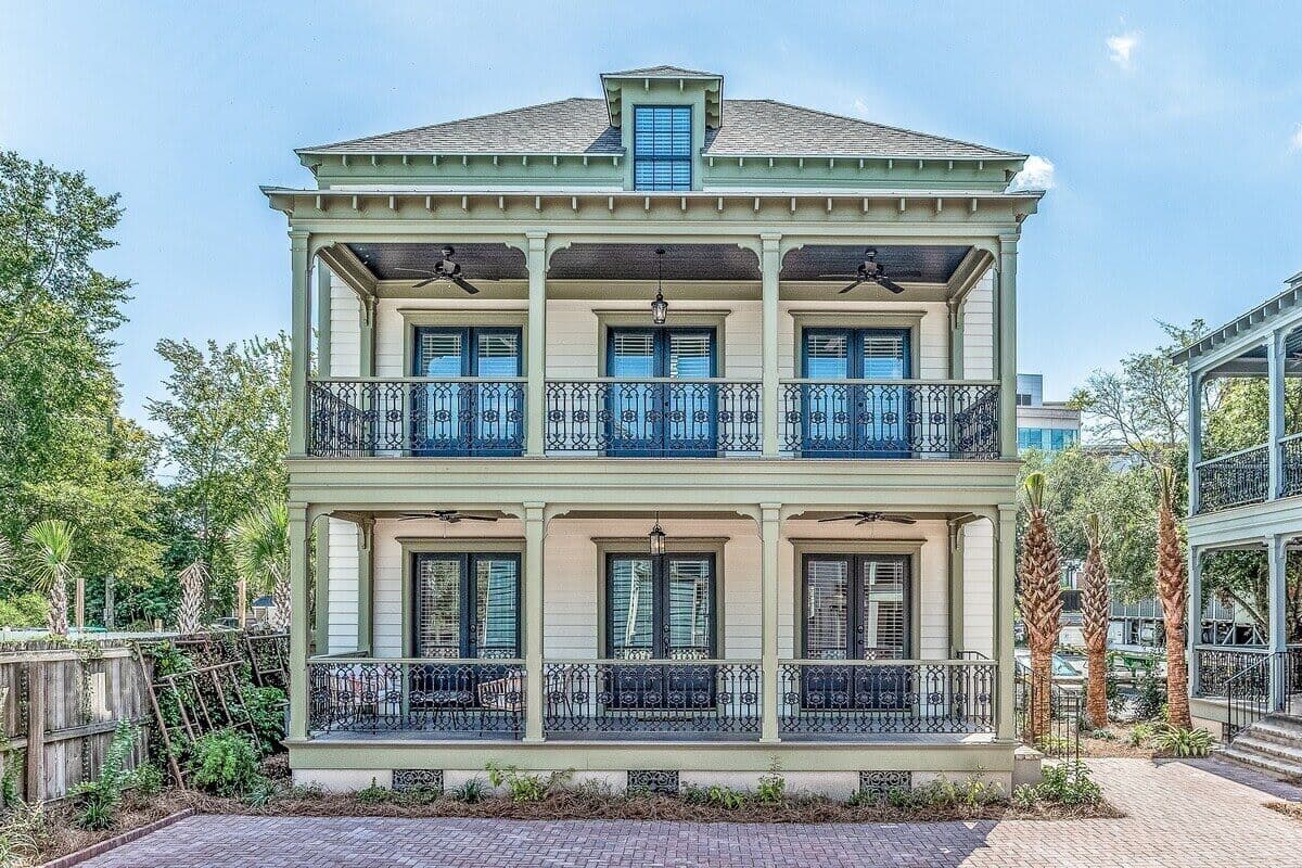 Charleston Luxury | Local Design 4BR w/ Balcony!