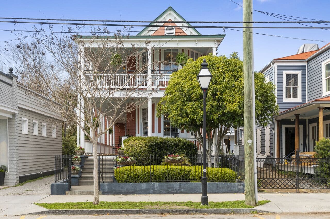 Entire 4 Bedroom Historic Charleston House