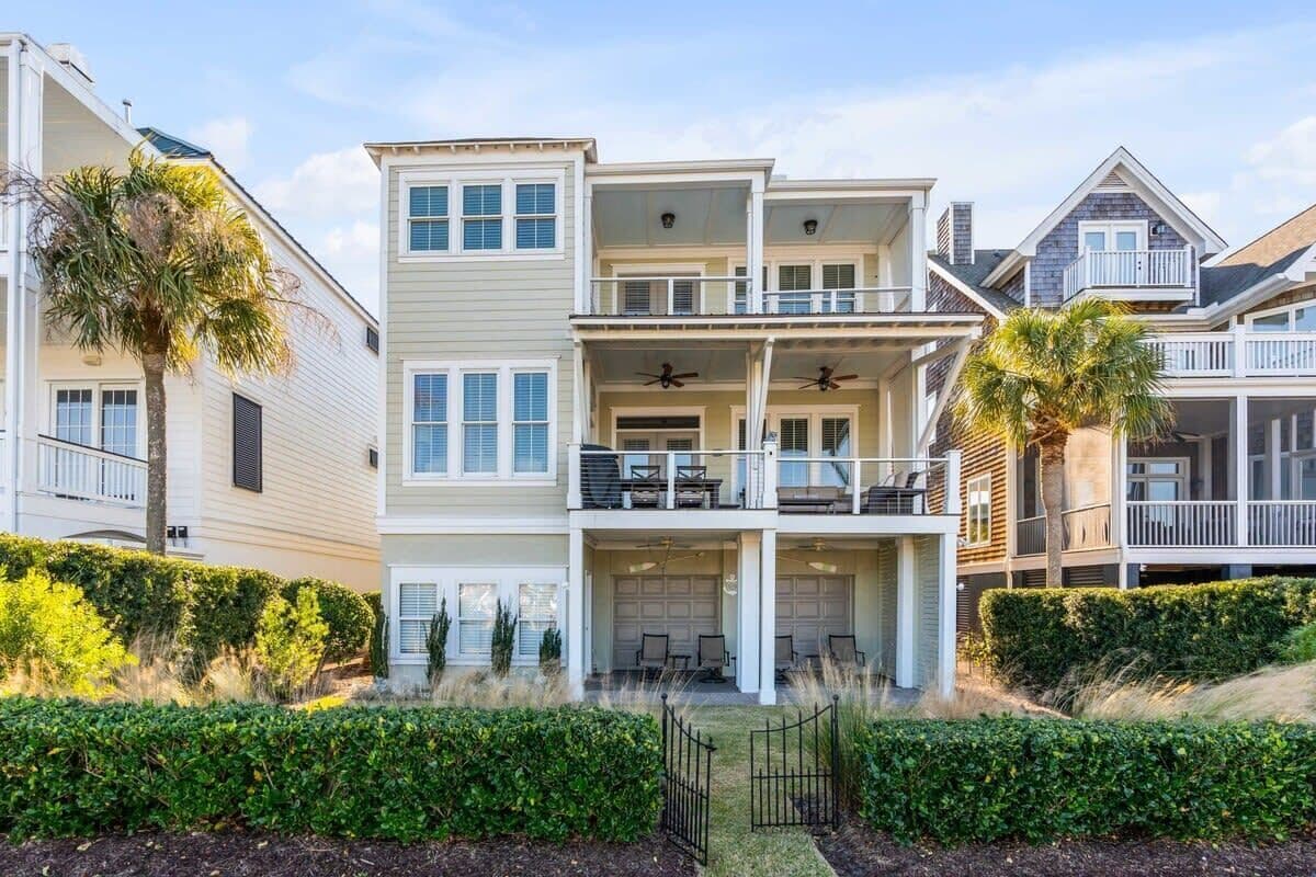 Isle of Palms Marina Home | Dockside Island House