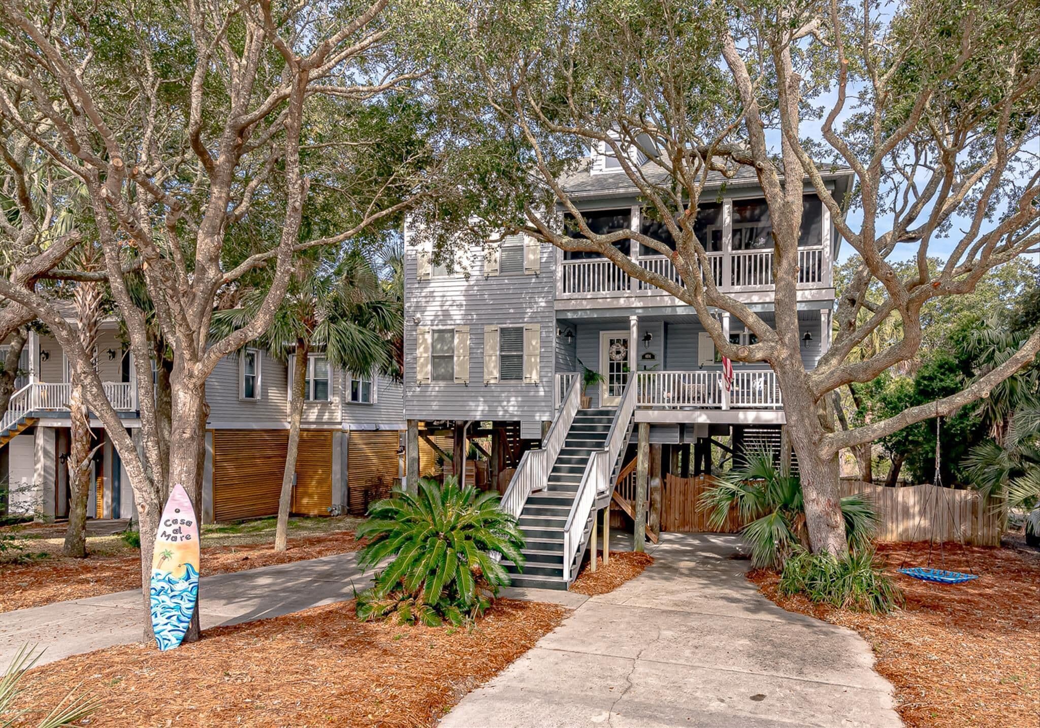Lovely Folly Beach Home Just Steps to the Beach!