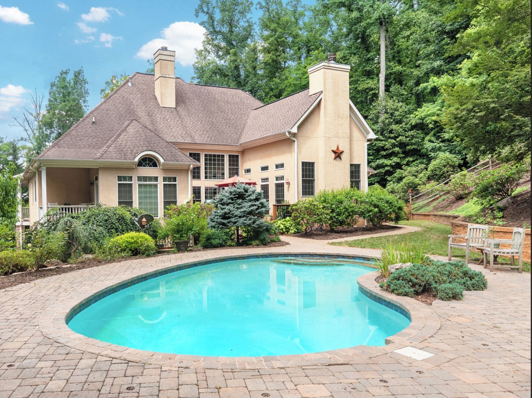 Luxe King suites, private pool, Hot Tub! Huge Asheville home near Biltmore House