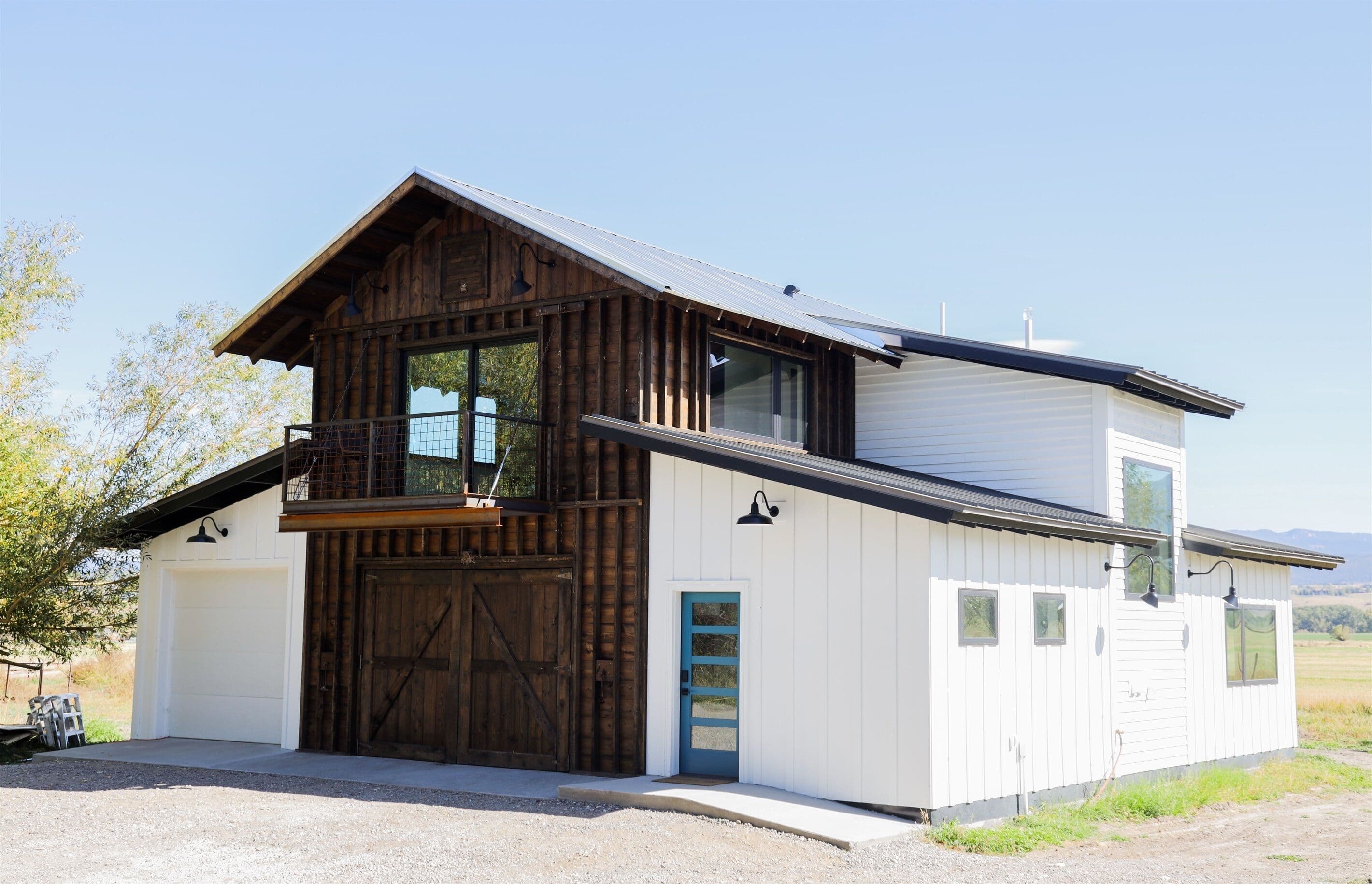 Rare Find | Mountain View & 3 Miles to MSU/Main St